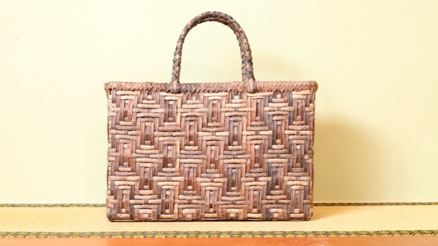 クルミ・亀甲編み枡網代連続模様